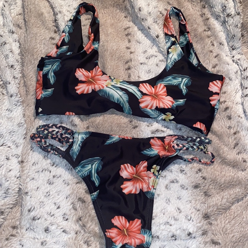 Bathing suit - Picture 4 of 4